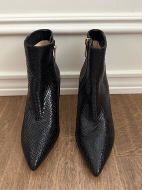 L'AGENCE Black Snake-Embossed Pointed Toe Ankle Boots, NEW, size 9.5